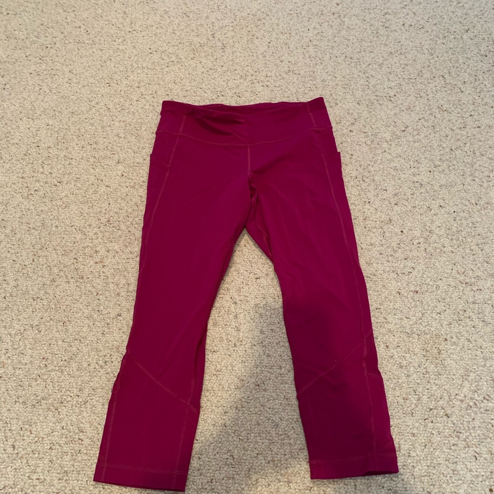 pink / fuchsia lululemon cropped leggings